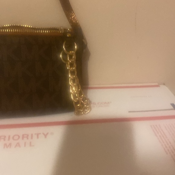 Women Michael Kors  Gently Used  Wallet